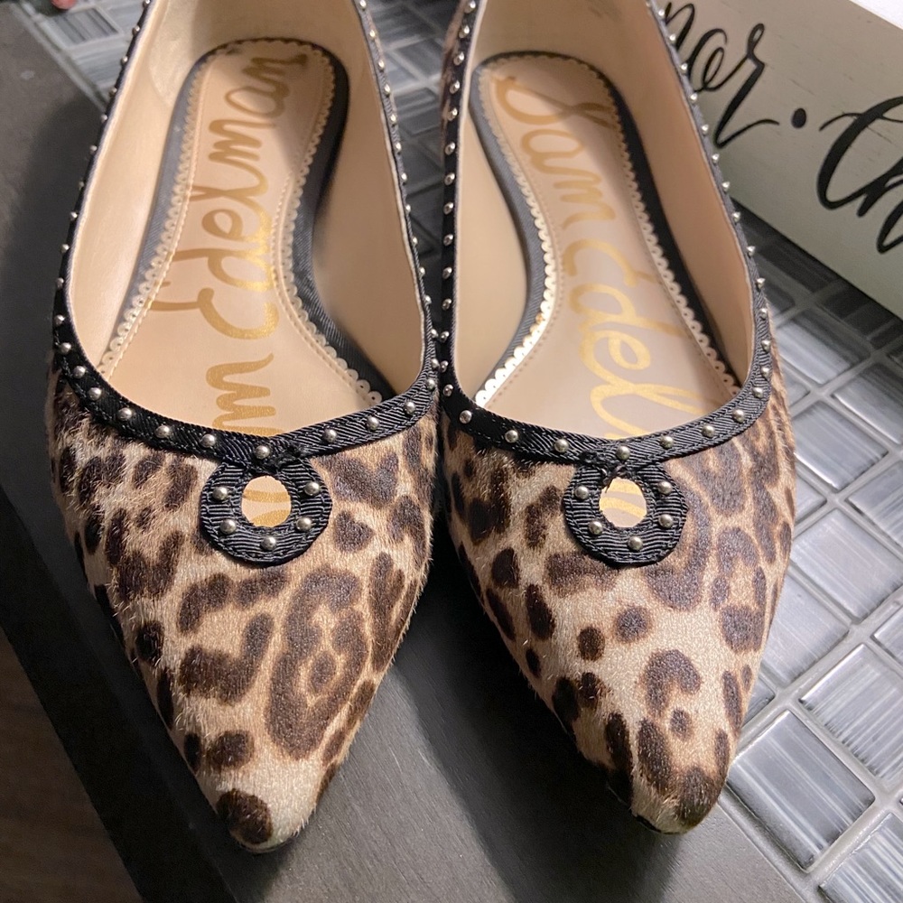 Women’s flats